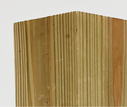 腐らない木 緑の柱